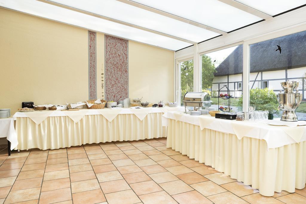 Ostseehotel Kluetzer Winkel Hohen Schoenberg Extérieur photo