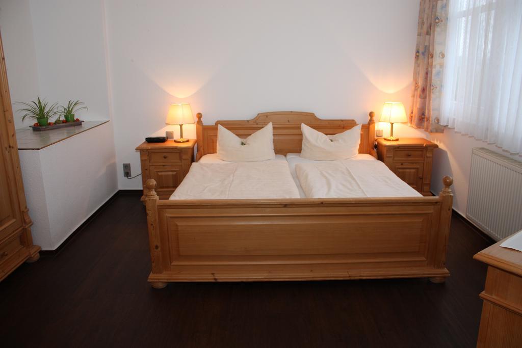 Ostseehotel Kluetzer Winkel Hohen Schoenberg Extérieur photo