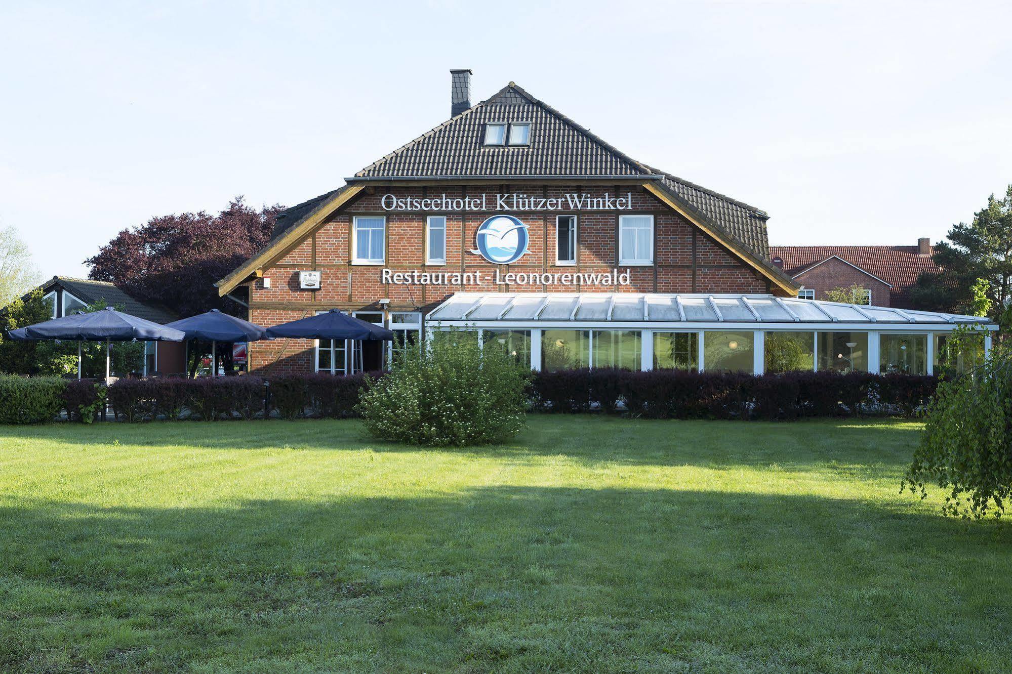 Ostseehotel Kluetzer Winkel Hohen Schoenberg Extérieur photo